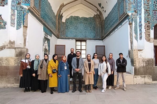 Selçuklu Şehirleri Keşif Programı gerçekleştirildi “SİA-Öğrenme Programı” kapsamında Anadolu’nun Selçuklu şehirlerini; mimari, kültürel ve sosyal