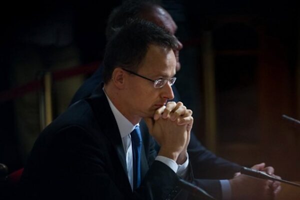 Macaristan Dışişleri Bakanı Peter Szijjarto, ABD Başkanı Donald Trum ve