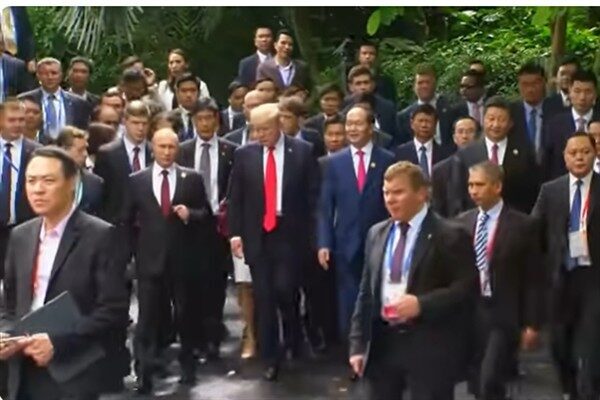 Perşembe günü geç saatlerde Orta Asya ülkelerinin liderleriyle Beyaz Saray'da