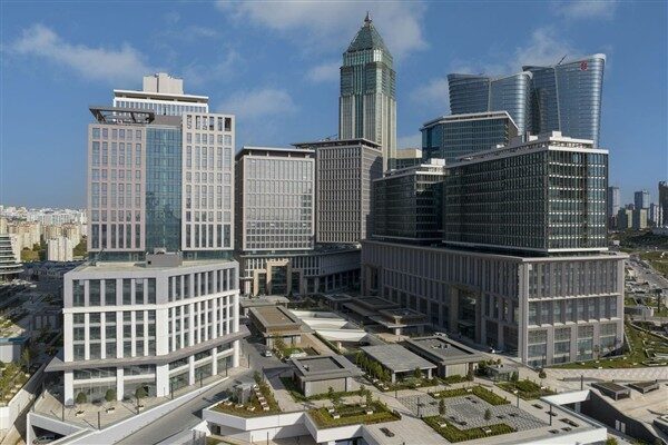 Daha önce başka bir kaynak, Türk finans kuruluşlarının Rusya'ya karşı