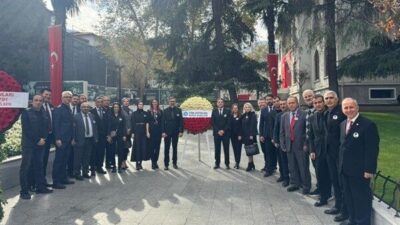 Tören, Türk Eğitim-Sen Bursa 1 No’lu Şube Başkanı Ömer Işıkoğlu