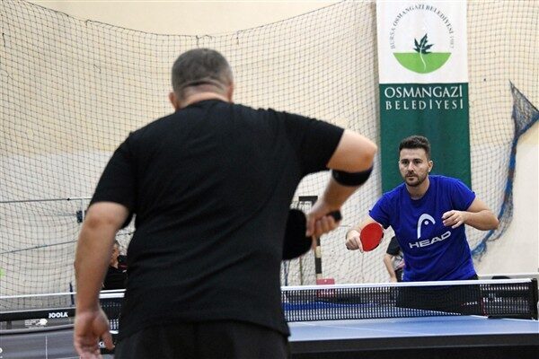 Osmangazi Belediyesi, yıllarını masa tenisine adamış veteran sporcuları, 12’nci Ulusal