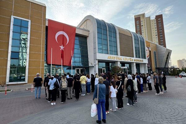 Mersin'de , Gazi Mustafa Kemal Atatürk, ebediyete intikalinin 87. yıl