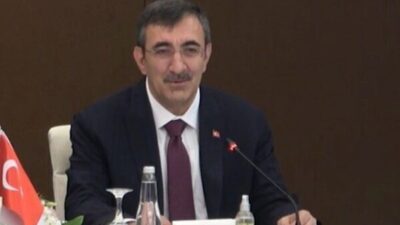  Cumhurbaşkanı Yardımcısı Cevdet Yılmaz, Kocaeli’nin Dilovası ilçesinde bir kozmetik fabrikasında