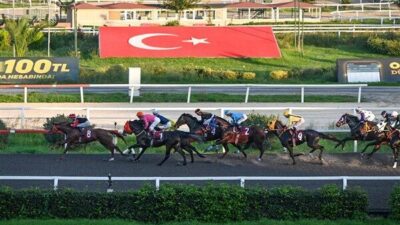 Verilen startla başlayan ve 2000 metre sentetik pistte koşulan yarışta