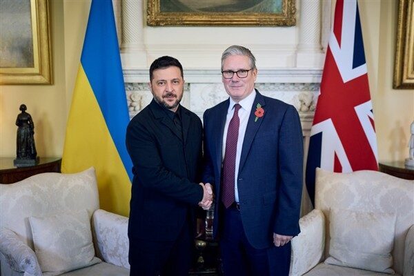 Ukrayna Devlet Başkanı Zelenski, Birleşik Krallık Başbakanı Keir Starmer ile