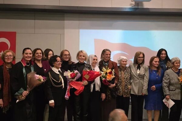 29 Ekim Kadınları Derneği Bursa Kurucu Şube Başkanı Yurdanal, Türk