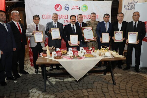 7 yeni tescil ile Hatay’ın coğrafi işaretleri 57’ye yükseldi HBB, iş birliğiyle Antakya Gastronomi Çarşısı’nda “Coğrafi İşaret Tanıtım Programı”