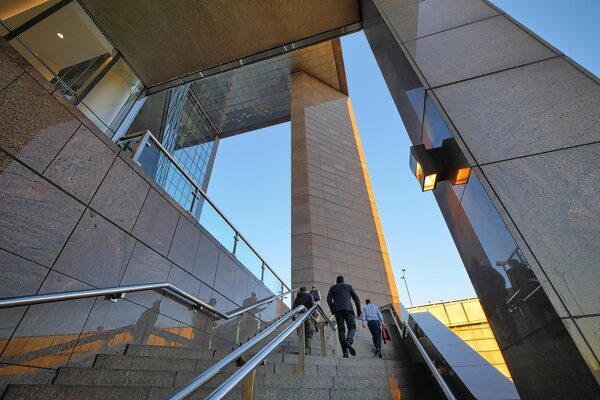 Bir çok Avrupa finans şirketine dijital hizmetler sunan “az sayıdaki