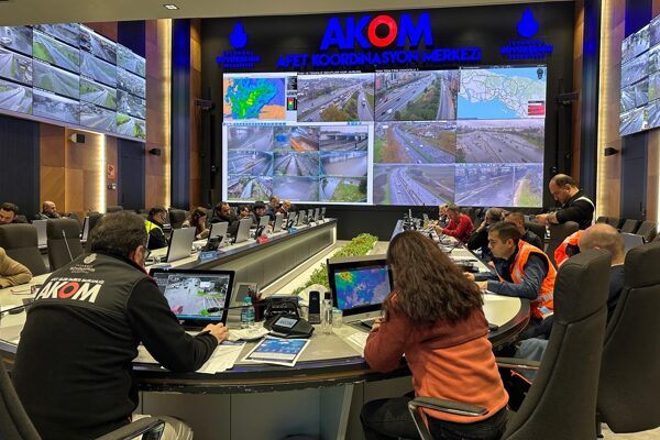 AKOM’dan sağanak yağış uyarısı Orta Akdeniz üzerinden gelen yağışlı hava ile birlikte Balkanlar üzerinden