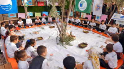 Hamit Özçelik İlkokulu’nun açık hava sınıfında gerçekleştirilen etkinliğe Alanya Belediyesi