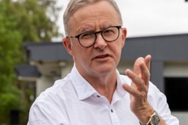 Albanese: Bunu yapan korkaklardan daha güçlüyüz Avustralya Başbakanı Albanese, açıklamasında şunları söyledi: “Dün, ulusumuzun tarihinde karanlık