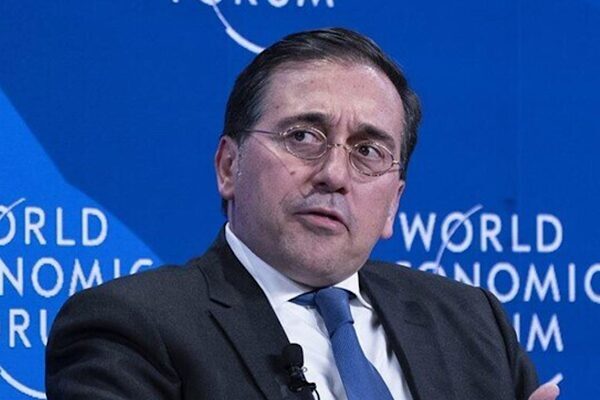 Albares ve McEntee görüştü İspanya Dışişleri Bakanı Albares, CAE marjında İrlanda’nın yeni Dışişleri Bakanı