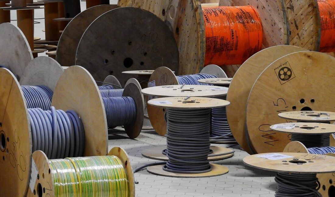 Kamuyu Aydınlatma Platformuna (KAP) yapılan açıklama şöyle: ''Şirketimiz, orta gerilim