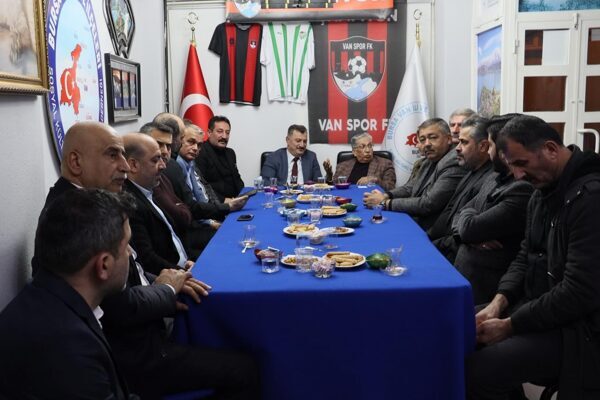 Anahtar Parti’den Bursa Van Derneği’ne ziyaret Anahtar Parti Bursa İl Başkanı Aslan, Bursa Van İli ve