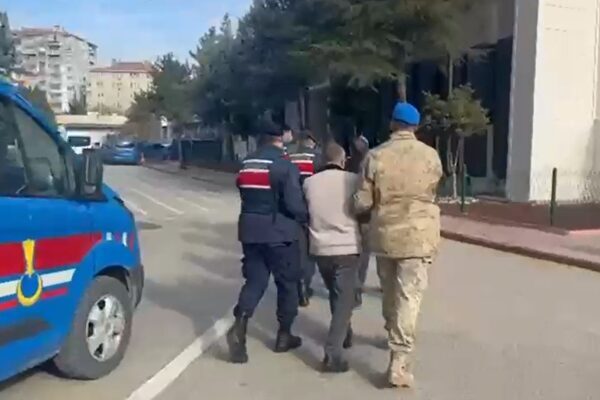 Ankara’da tefecilik, yağma ve tehdit suçlarına yönelik operasyon İçişleri Bakanı Yerlikaya, Ankara’da tefecilik, yağma ve tehdit suçlarına yönelik