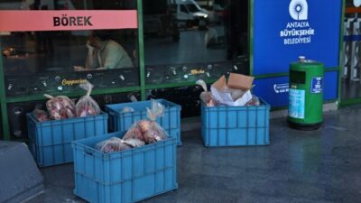 Antalya Büyükşehir Belediyesi Zabıta Dairesi Başkanlığı’na bağlı ekipler ile güvenlik