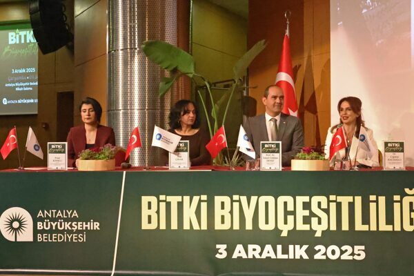 Antalya Büyükşehir Belediyesi, kentin zengin bitki çeşitliliğini korumak ve sürdürülebilir