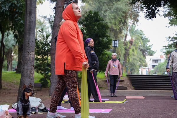 Antalya’da sabah sporları devam ediyor Antalya Büyükşehir Belediyesi tarafından vatandaşların güne sağlıklı başlaması amacıyla sabah