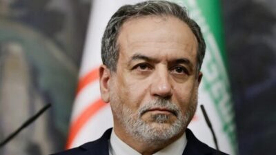 İran Dışişleri Bakanı Araghchi, üst düzey İranlı yetkililerle istişarelerde bulunmak