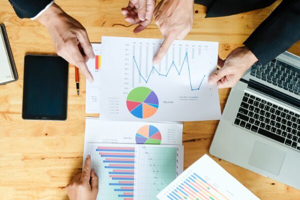 Analistlere göre, İngiltere'nin FTSE Endeksi'nin yüzde 0,12 düşüşle, Almanya'nın DAX