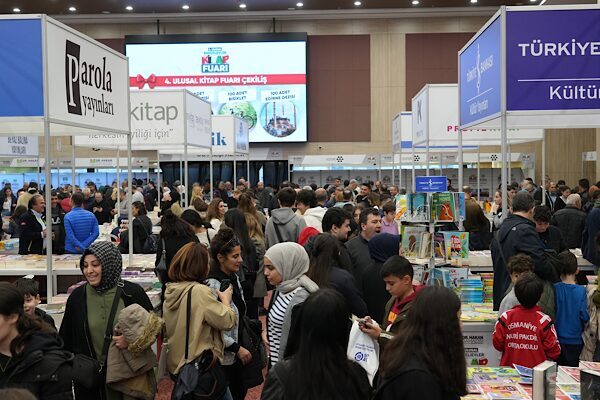 Bahçelievler Kitap Fuarı 1,5 milyon ziyaretçi ağırladı Bahçelievler Belediyesi tarafından 28 Kasım’da kapılarını açan Ulusal Bahçelievler Kitap