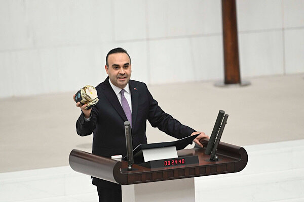 Bakan Kacır, MİHAL’i ilk kez TBMM’de gösterdi Sanayi ve Teknoloji Bakanlığından yapılan açıklamaya göre, Sanayi ve Teknoloji