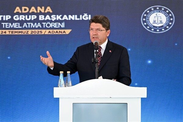 Bakan Tunç’tan depremden etkilenenler için geçmiş olsun mesajı Adalet Bakanı Tunç, Balıkesir’in Sındırgı ilçesinde meydana gelen ve çevre