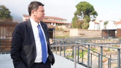 Osmangazi Belediye Başkanı Aydın, 3 bin yıllık mozaiklerin keşfedildiği Hisar