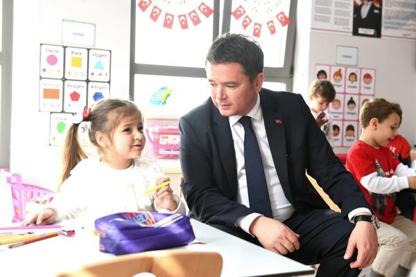 Başkan Aydın: Tek gayemiz huzurlu bir Osmangazi Osmangazi Belediye Başkanı Aydın, özellikle kreş hizmetlerinin kadınların iş hayatına