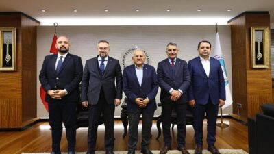 Büyükşehir Belediye Başkanı Memduh Büyükkılıç, farklı illerden ve ilçelerden gelen