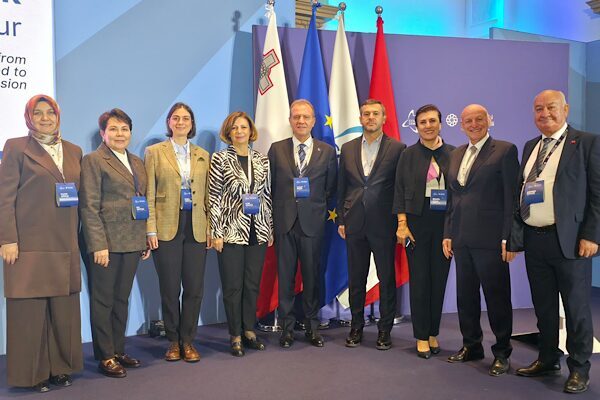 Başkan Çetinkaya, CEMR’de Türkiye’yi temsil etti Karabük Belediye Başkanı Çetinkaya, Türkiye Belediyeler Birliği’ni temsilen Malta’da gerçekleştirilen