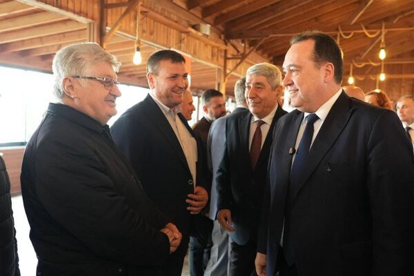 Başkan Dutlulu, Soma’da ziyaret gerçekleştirdi Başkan Dutlulu’ya ziyarette Soma Belediye Başkanı Sercan Okur, Büyükşehir Belediyesi