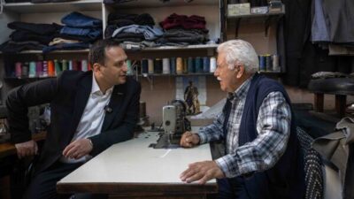 Bornova Belediye Başkanı Ömer Eşki’ye ilgili başkan yardımcıları, birim müdürleri