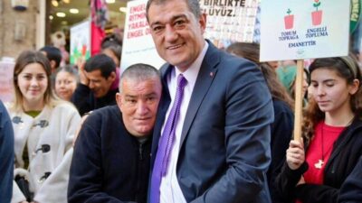 Dünya Engelliler Günü dolayısıyla düzenlenen program kapsamında Debboy'dan başlayıp, Atatürk