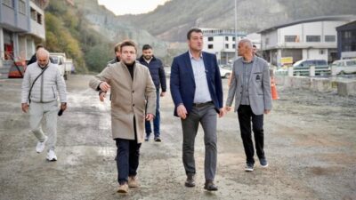 Belediyenin ilgili birim müdürleriyle birlikte sahaya çıkan Başkan Köse’nin ilk