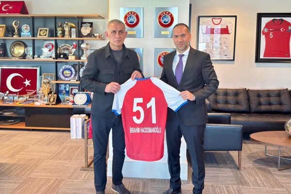 Niğde Belediye Başkanı Emrah Özdemir, temaslarda bulunmak üzere gittiği İstanbul’da,