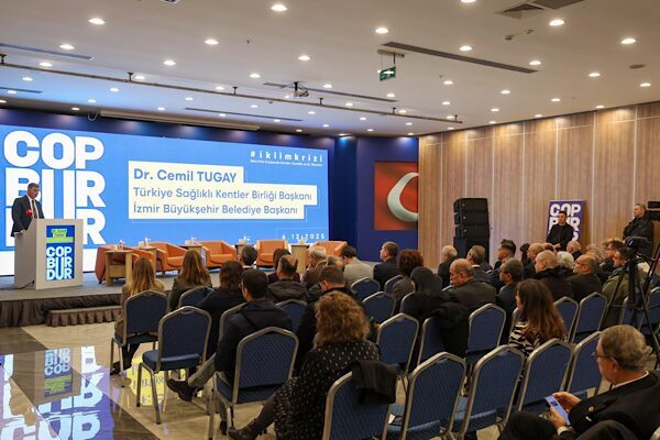 Başkan Tugay: Kendi kendine yeten şehirler gereklilik haline geldi Sağlıklı Kentler Birliği Başkanı ve İzmir Büyükşehir Belediye Başkanı Tugay,