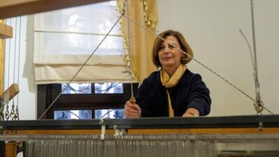 Eskişehir Büyükşehir Belediye Başkanı Ayşe Ünlüce, şehrin ipekçilik kültürünü yeniden