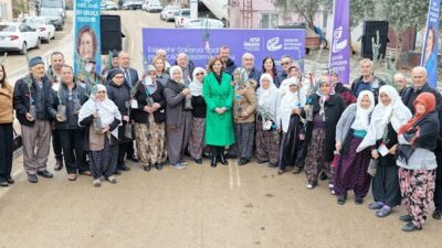 Eskişehir Büyükşehir Belediye Başkanı Ayşe Ünlüce, Mihalgazi ve Sarıcakaya ilçelerinde