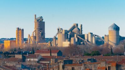 Kamuyu Aydınlatma Platformuna (KAP) yapılan açıklamada, ''Şirketimiz tarafından İzmir'in Aliağa