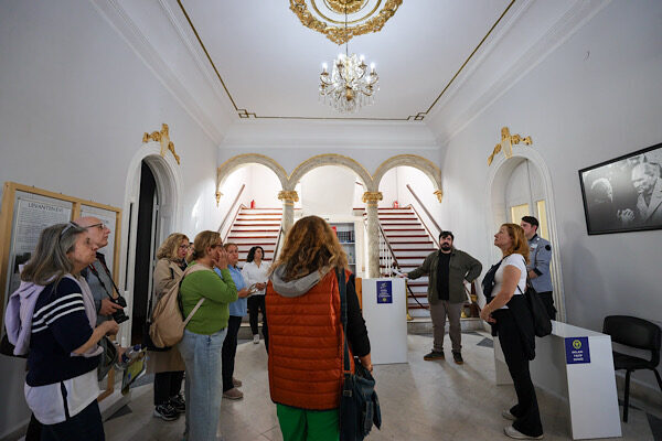 Buca’da Levantenler Rotası ziyaretçilerle buluşuyor Buca Belediyesi, kentsel aidiyet çalışmaları kapsamında ilçenin tarihsel birikimini görünür