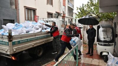 Büyükşehir Belediyesi, kış mevsimi dolayısıyla ihtiyaç sahibi vatandaşlara yakacak odun