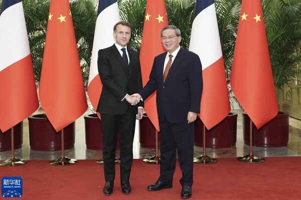 Çin Başbakanı Li Qiang, Çin’e resmi ziyarette bulunan Fransa Cumhurbaşkanı