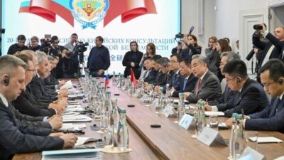 Çin Komünist Partisi (ÇKP) Merkez Komitesi Siyasi Bürosu Üyesi ve