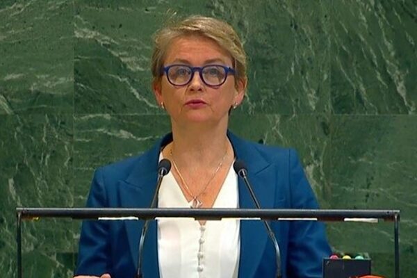 İngiltere Dışişleri Bakanı Cooper, Ukrayna için adil ve kalıcı bir