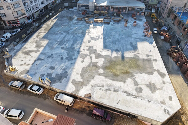 Cemaliye Mahallesi’nde yapımı süren Çorlu Katlı Yer Altı Otoparkı ve