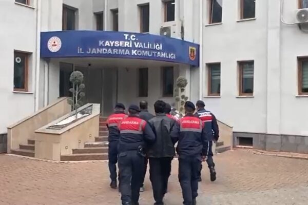 DEAŞ’a yönelik operasyonlarda 92 şüpheli yakalandı İçişleri Bakanı Yerlikaya, DEAŞ terör örgütüne finans sağlayan, sosyal medya