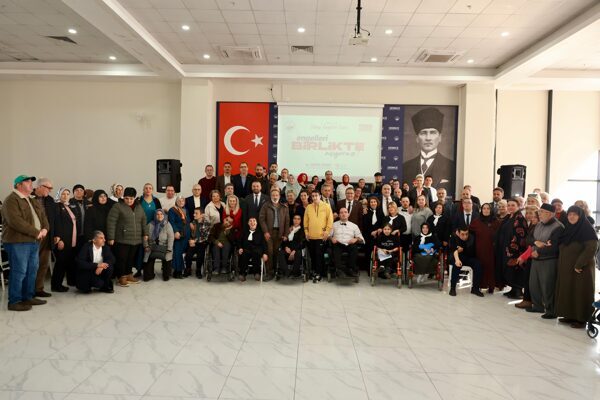 Derince Belediyesi bünyesinde hizmet veren Engelsiz Yaşama Destek Merkezi’nde (EYDEM)