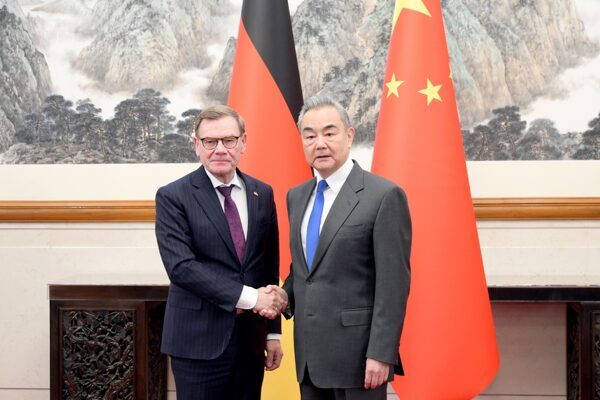 Dışişleri Bakanı Wang: Taiwan antik çağlardan beri Çin topraklarının bir parçasıdır Çin Dışişleri Bakanı Wang Yi, Taiwan’ın antik çağlardan beri Çin topraklarının bir